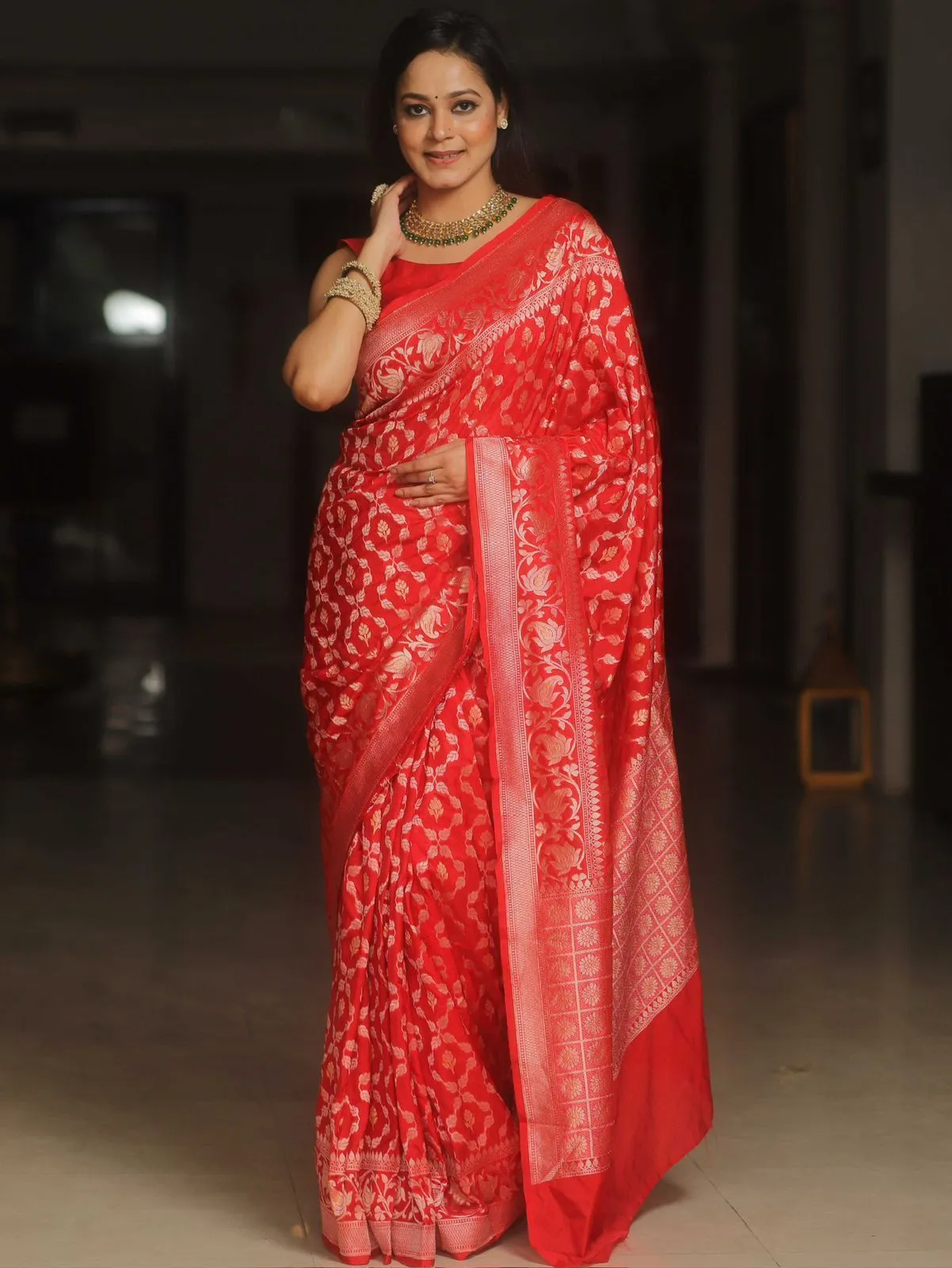 Enthralling Red Soft Silk Saree With Charismatic Blouse Piece
