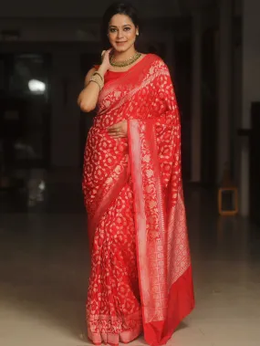 Enthralling Red Soft Silk Saree With Charismatic Blouse Piece