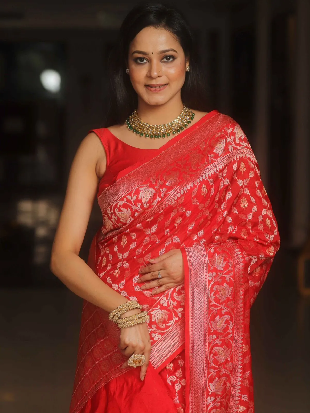 Enthralling Red Soft Silk Saree With Charismatic Blouse Piece