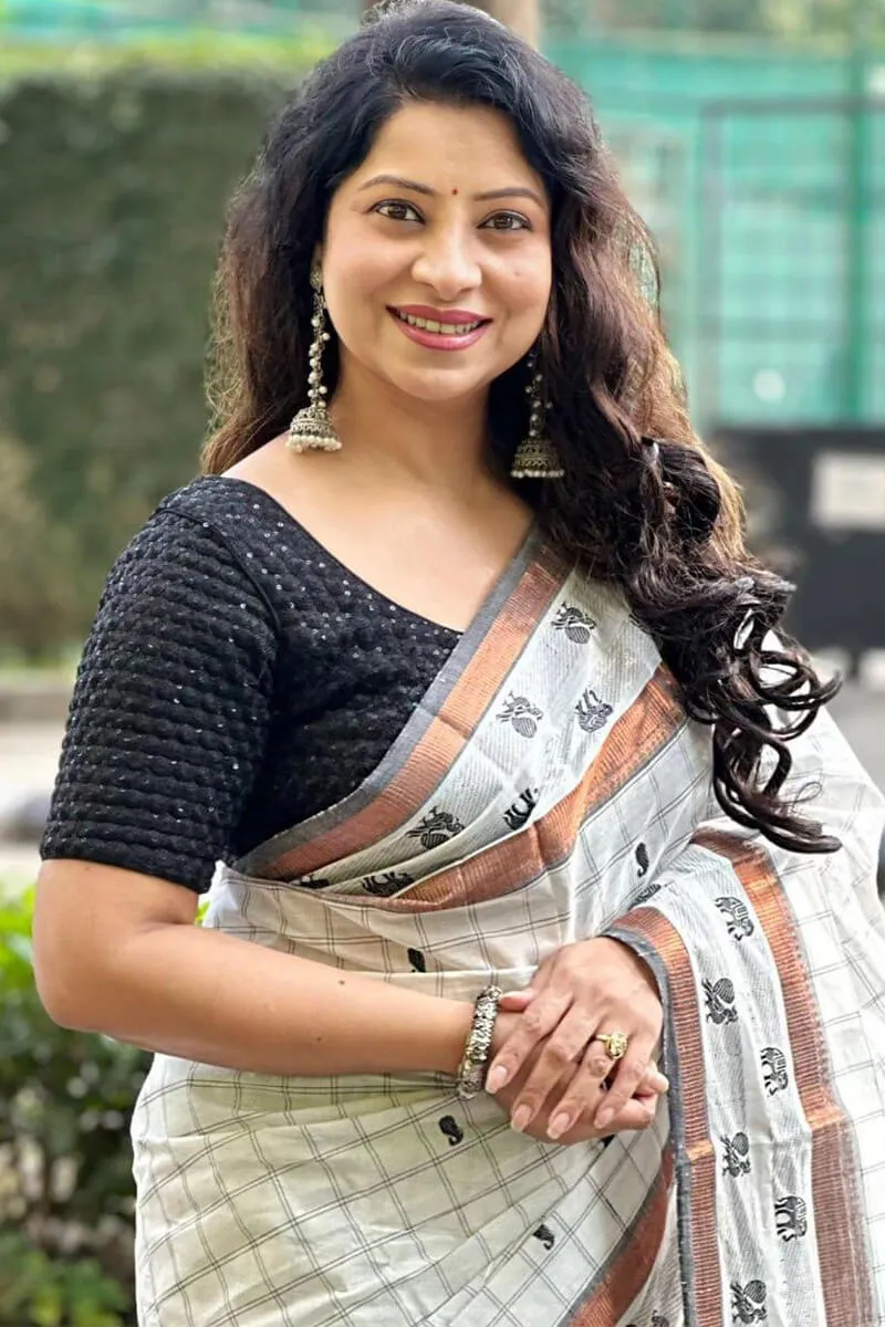 Magnetic Off White Soft Silk Saree With Quintessential Blouse Piece