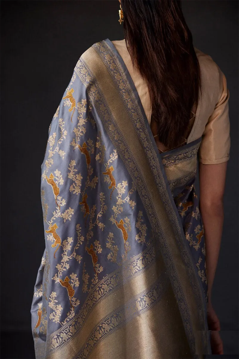 Pleasurable Grey Soft Silk Saree With Beauteous Blouse Piece