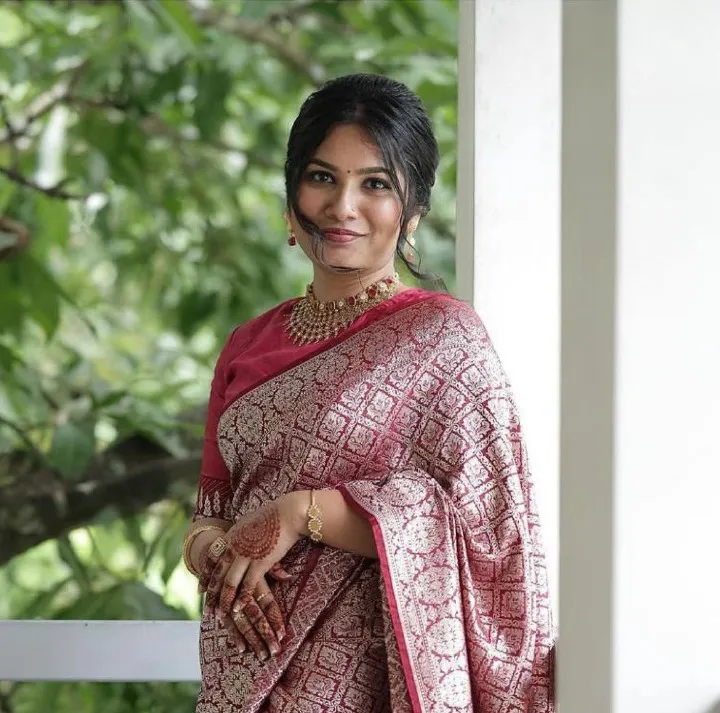 Snazzy Dark Pink Soft Silk Saree With Luxuriant Blouse Piece