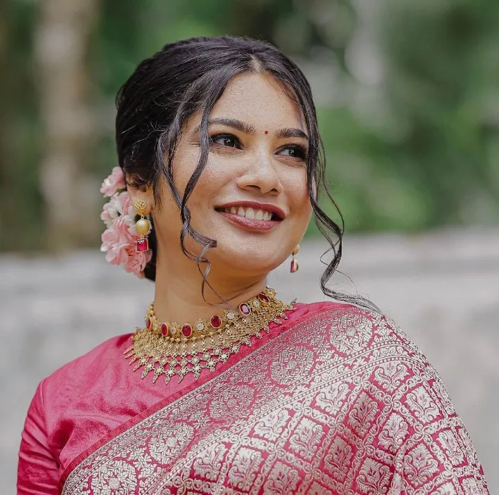 Snazzy Dark Pink Soft Silk Saree With Luxuriant Blouse Piece