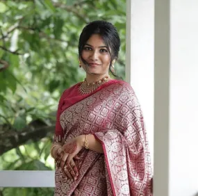 Snazzy Dark Pink Soft Silk Saree With Luxuriant Blouse Piece