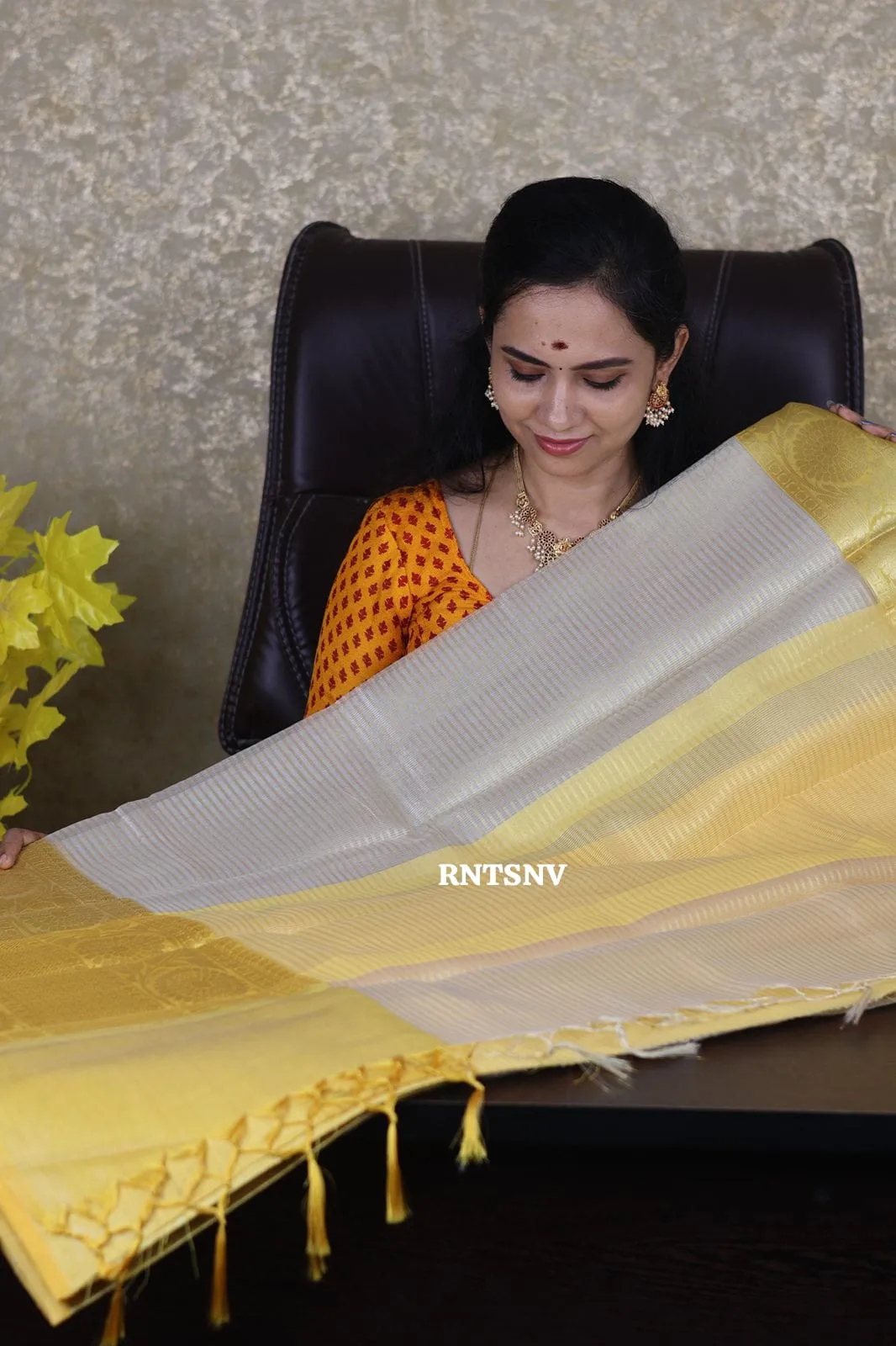 Soft tissue saree 😍
