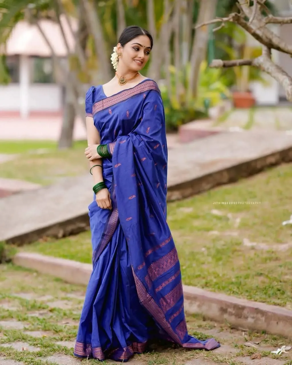 Surreptitious Royal Blue Soft Silk Saree With Charming Blouse Piece