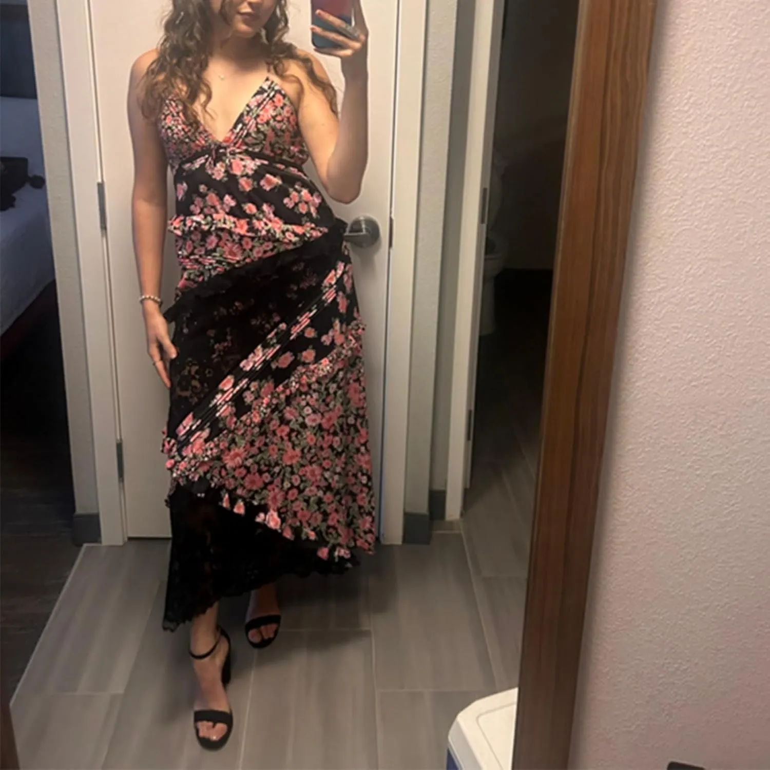 Women Summer Dresses Flowy Smocked Maxi Dress Sleeveless Tie Shoulder Boho Dresses Y2K Floral Beach Sundresses